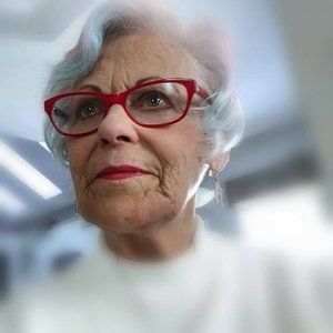 Meet your Posher, Lorraine